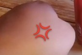 英雄联盟亮拳头表情的含义是什么？使用中常见问题有哪些？