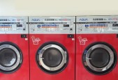 笔记本电脑干洗的费用是多少？