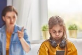 如何控制孩子玩手机的软件推荐（15款帮助家长管理孩子手机使用的优质应用）