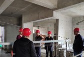 二次设备电源接入点在哪里？如何确保安全？