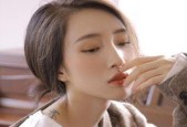 如何在聊天中避免无聊，成功追求女孩子（掌握关键技巧）