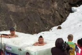 冬泳的好处与坏处（探索冬泳对身体健康的影响以及潜在风险）