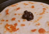 正宗酱香饼和面制作教程（一步一步学会制作口感香脆的酱香饼）