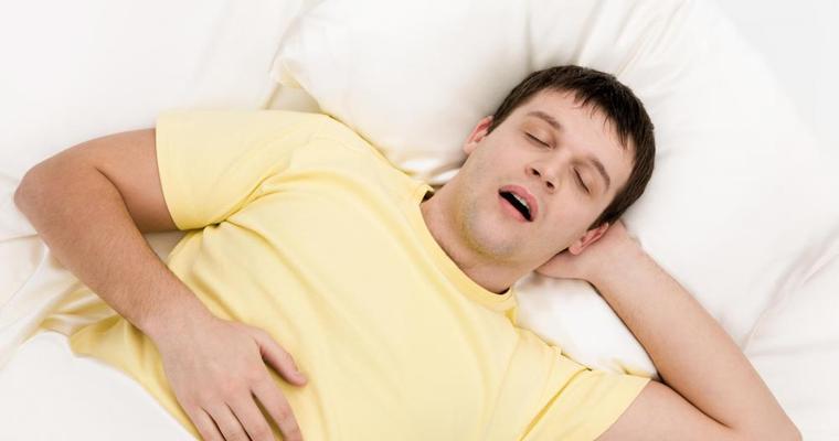 打呼噜的原因和预防方法（睡眠呼吸障碍导致的打呼噜及其预防措施）  第1张