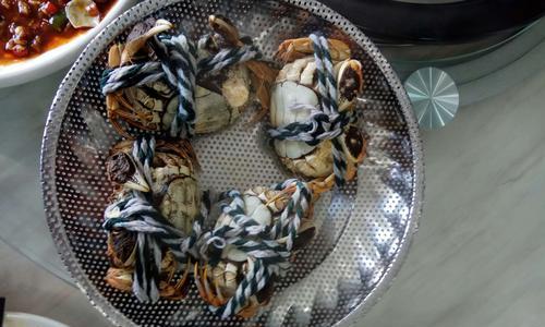 大闸蟹美食指南（揭秘大闸蟹烹饪的关键诀窍）  第1张