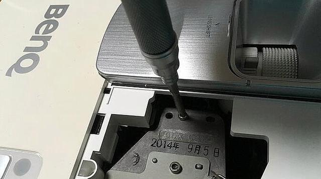 投影仪灯泡更换后不亮？可能是什么问题？  第2张