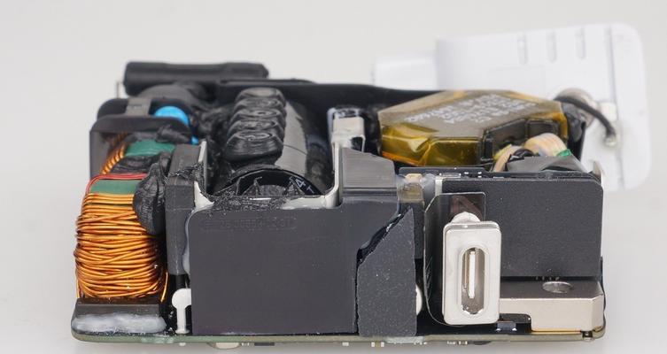 电源适配器输出偏高如何调整？有哪些安全措施？  第3张
