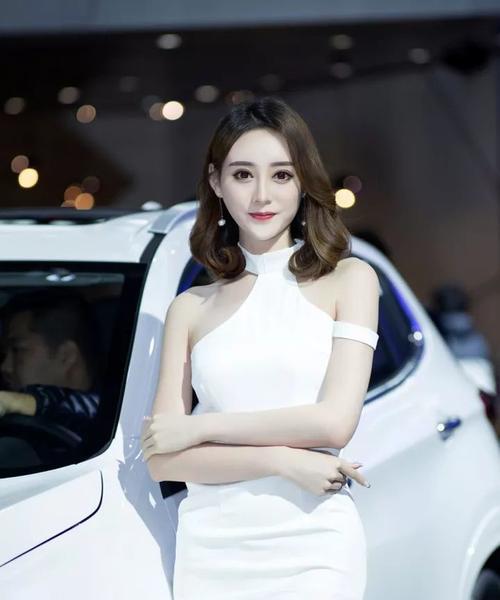 车展中如何使用闪光灯拍摄模特？拍摄效果如何保证？  第3张