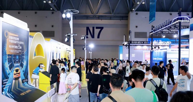 懂车帝智博会活动收官：曝光达 13.7 亿，超万人发布话题内容为中国新能源汽车点赞  第4张